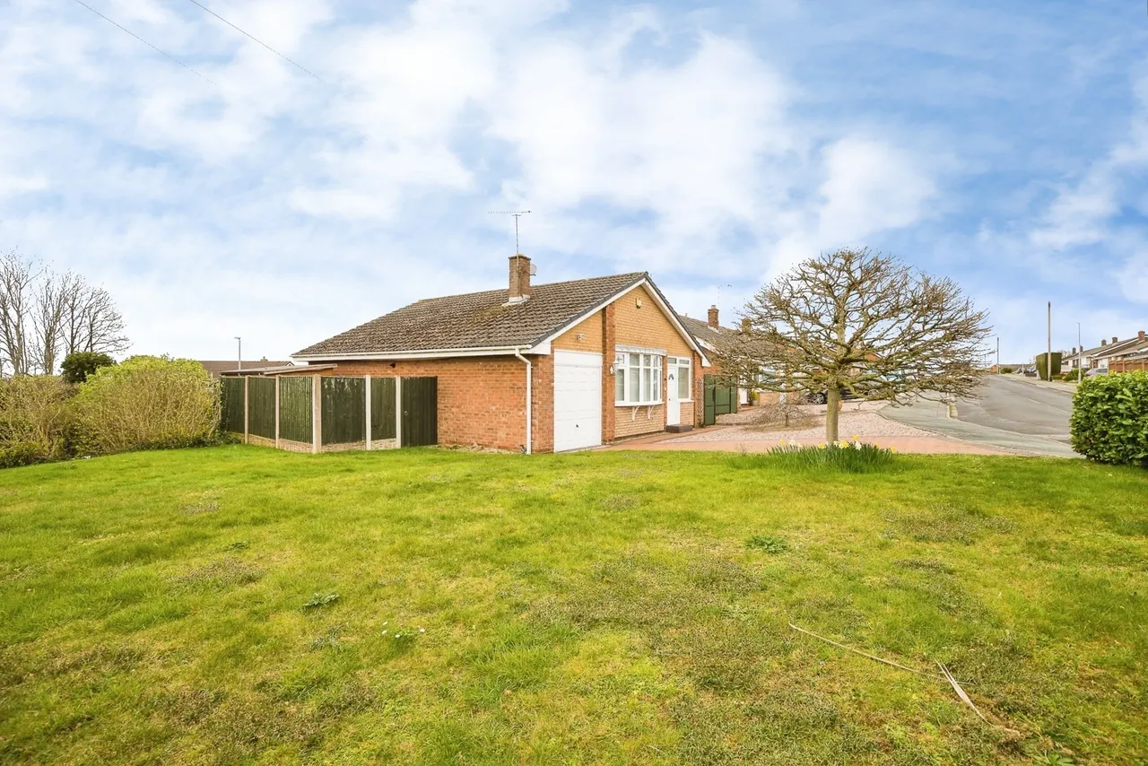 Ffordd Cynan, Borras, LL12, photo 19