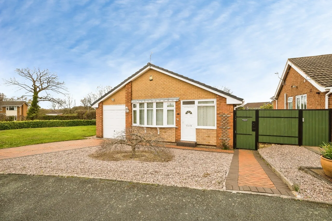 Ffordd Cynan, Borras, LL12, photo 20