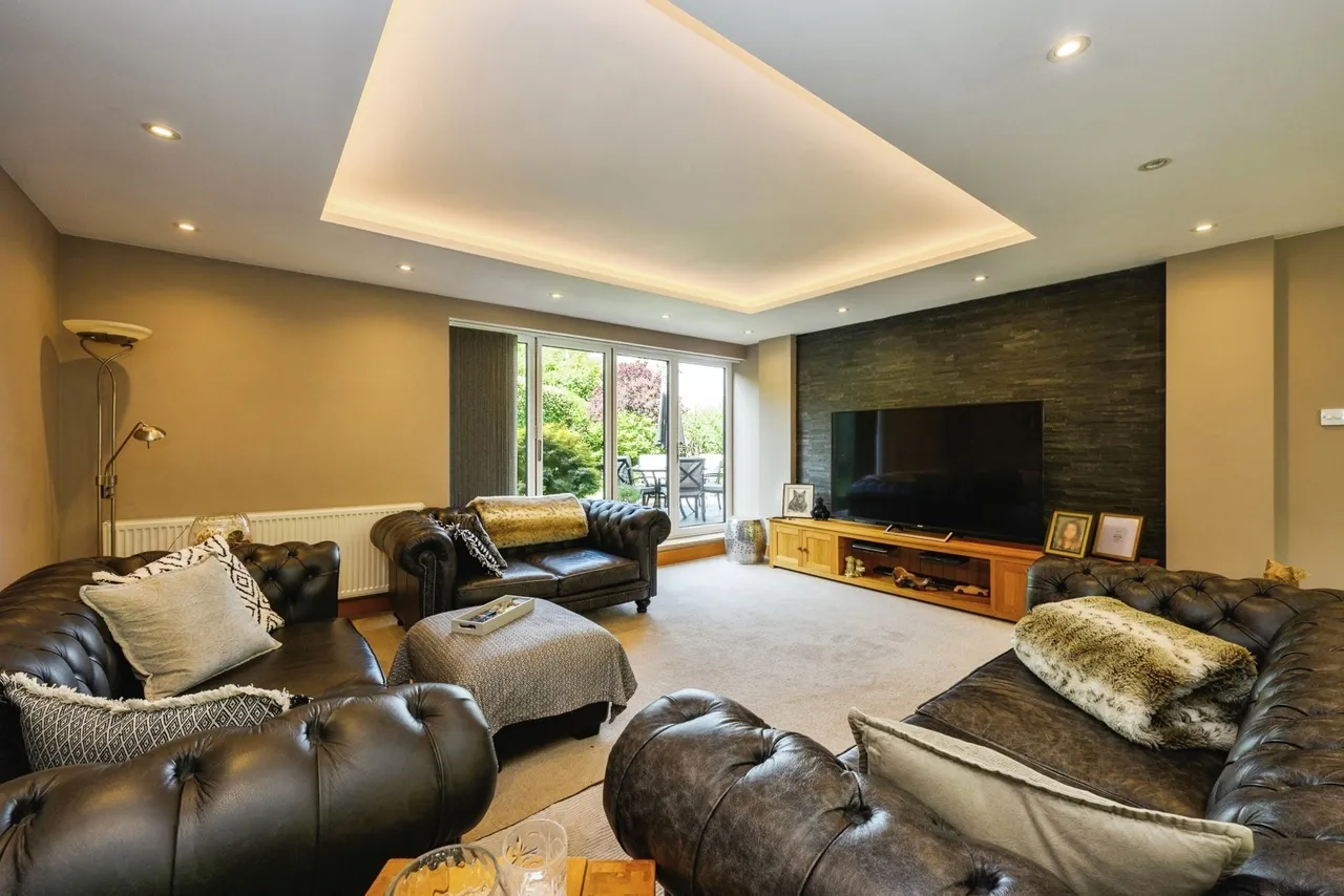 Kearton Close, Kenley, CR8, photo 2