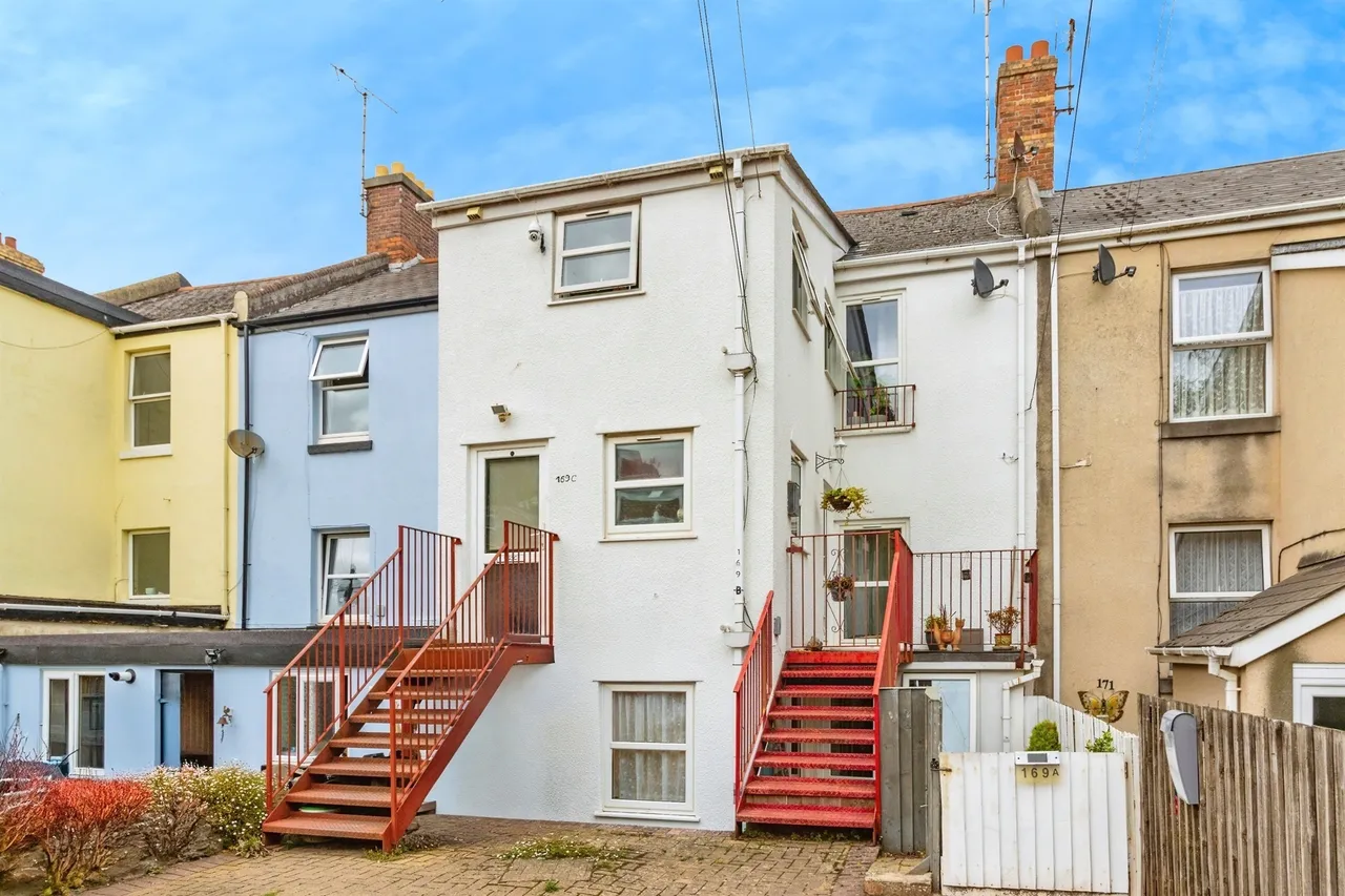 2 bed flat for sale, Babbacombe Road, Torquay, TQ1