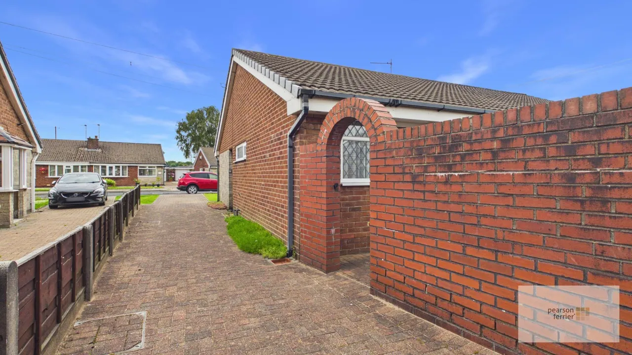 Leyton Drive, Bury, BL9 9TS, photo 16