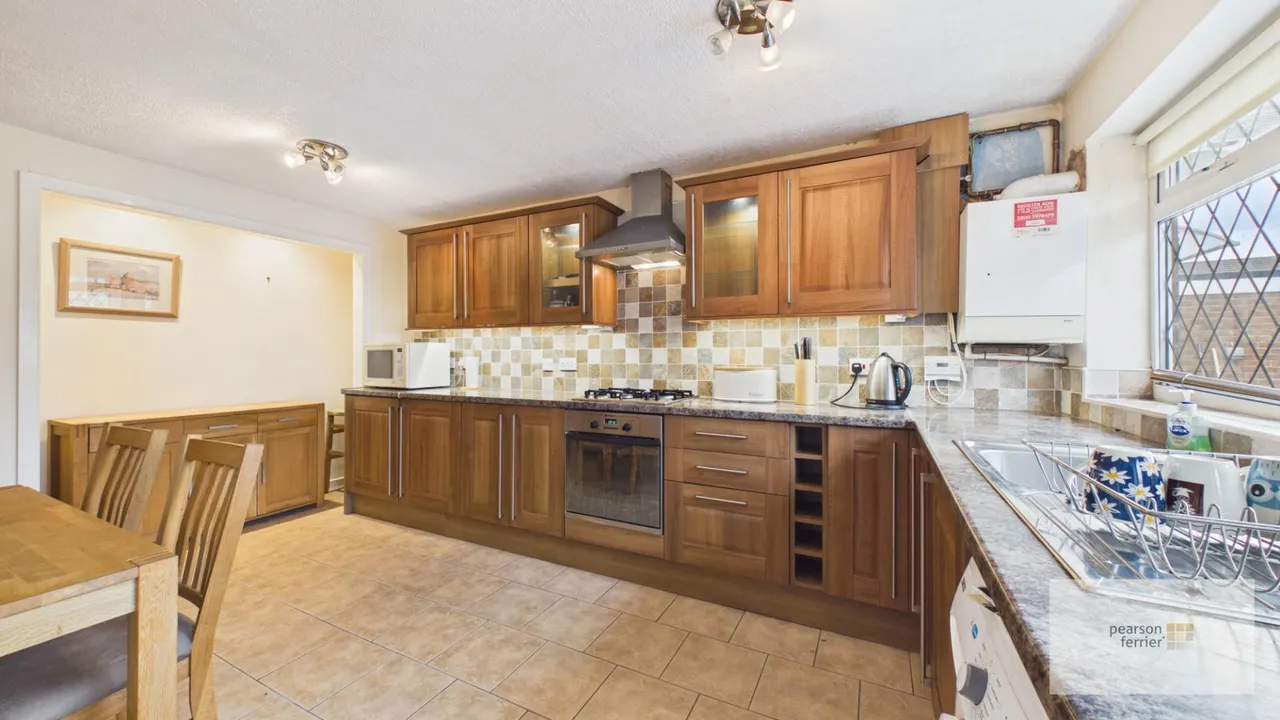 Leyton Drive, Bury, BL9 9TS, photo 4