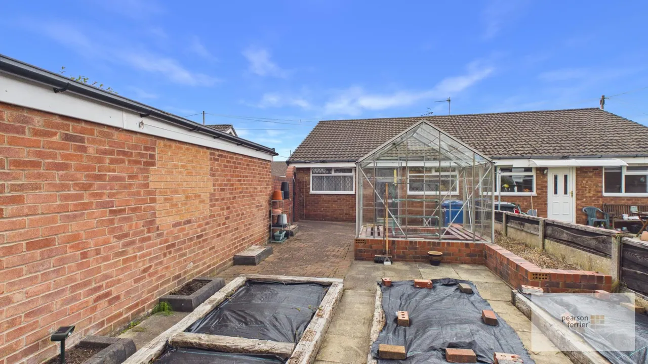 Leyton Drive, Bury, BL9 9TS, photo 15