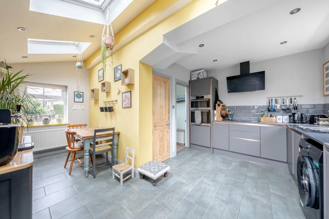 Lyndon Crescent, Bramham, LS23, photo 3
