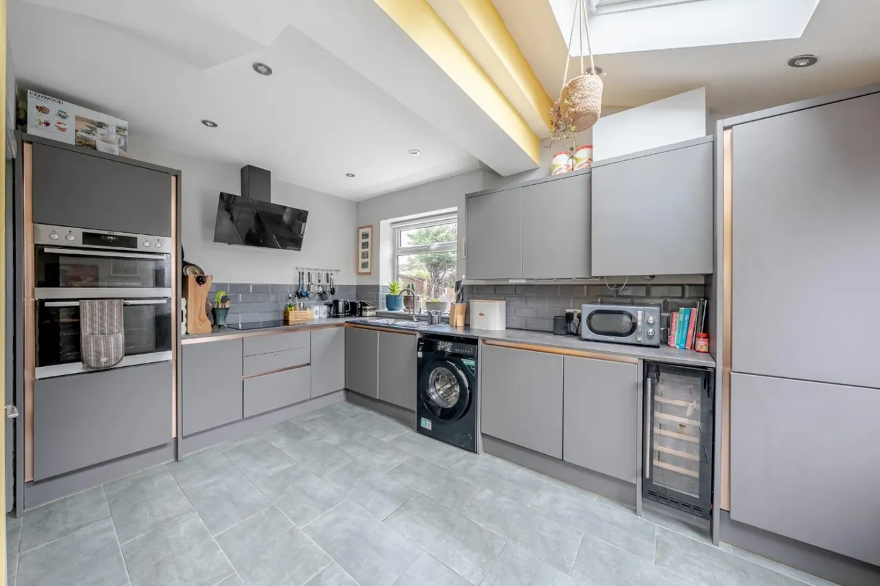 Lyndon Crescent, Bramham, LS23, photo 2