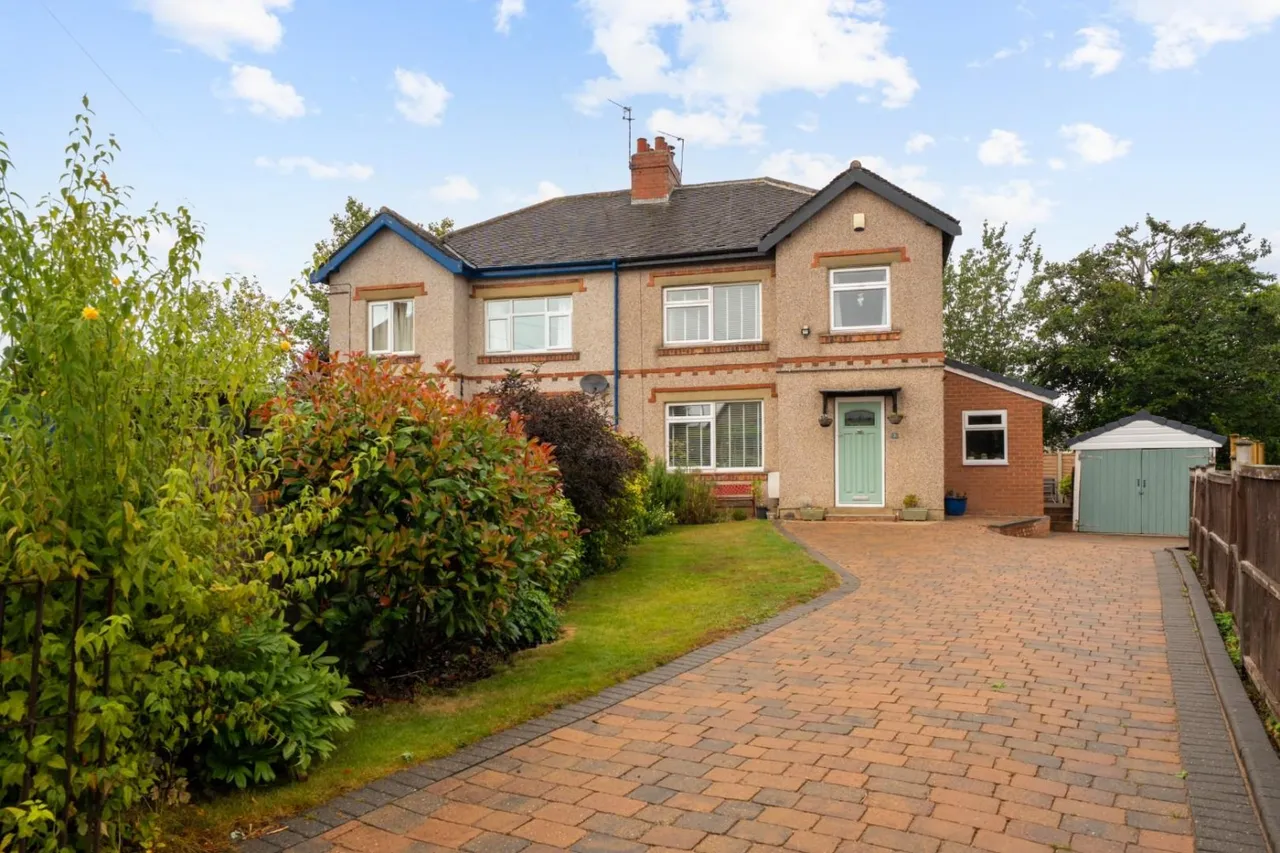 3 bed house for sale, Lyndon Crescent, Bramham, LS23