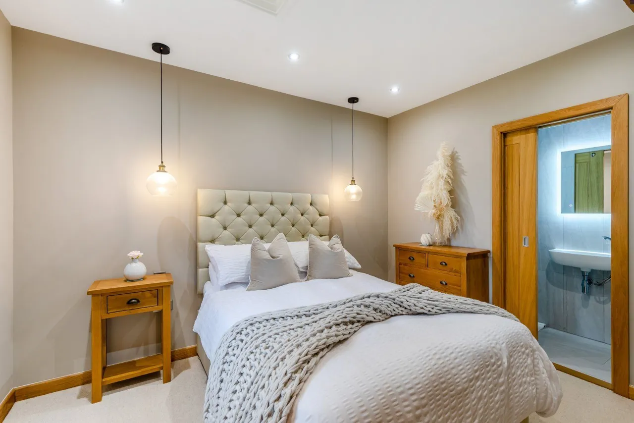 Acrise, Folkestone, Kent, CT18 8LL, photo 10