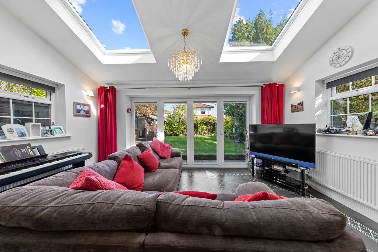 Garwood Close, Westbrook, Warrington, WA5 8TQ, photo 2