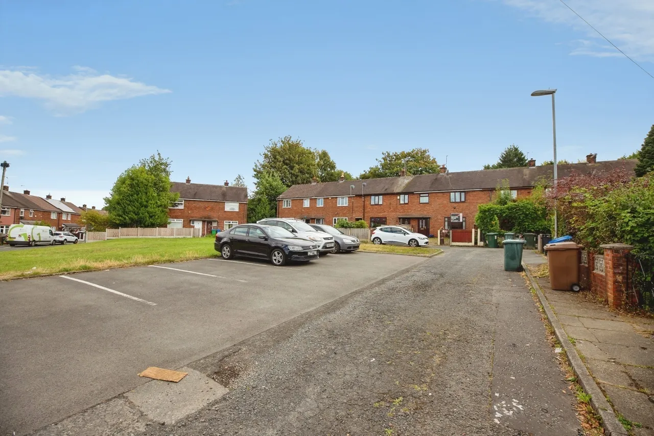 Lytham Drive, Heywood, OL10, photo 13