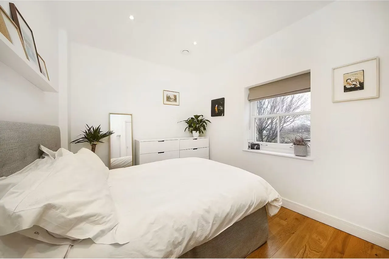 Lewisham Way, London, photo 6
