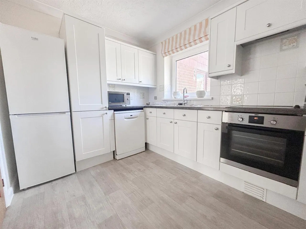 Marina, Bexhill-On-Sea, TN40 1BW, photo 6