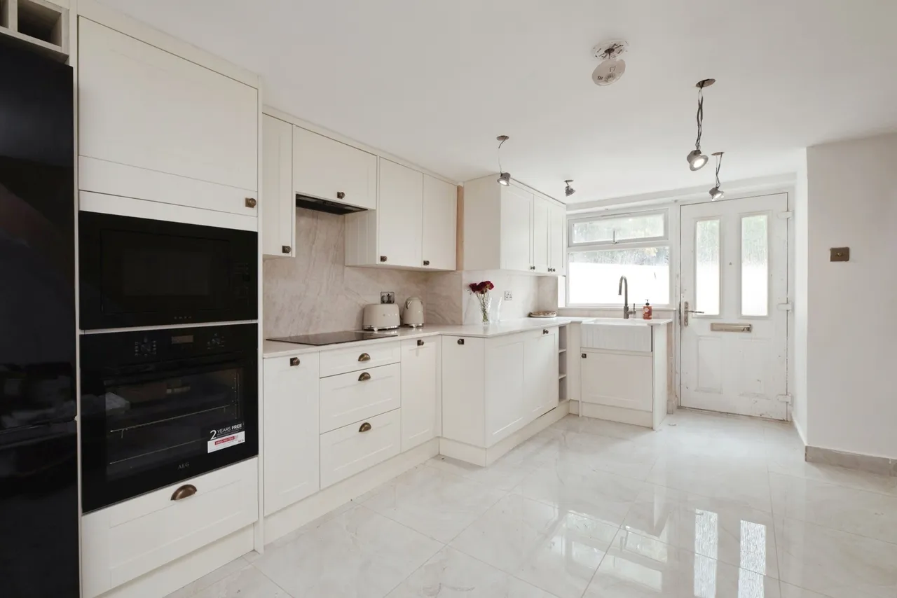 Eastern Avenue, ILFORD, Essex, IG2, photo 9