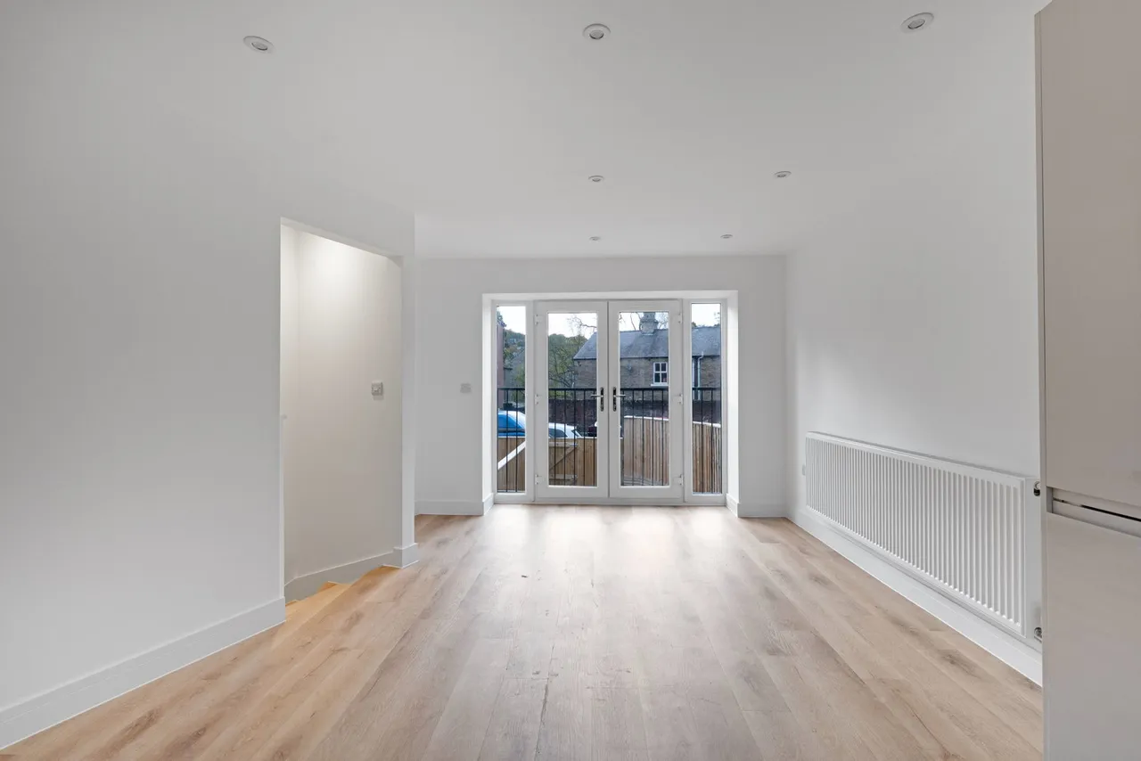 Buxton Road, Whaley Bridge, photo 4