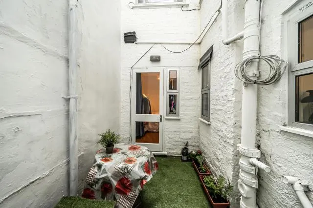 Clanricarde Gardens, London, W2, photo 15