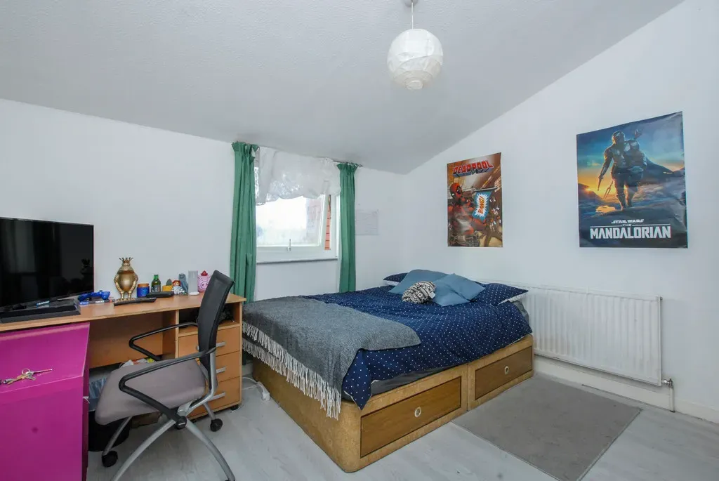 Ivanhoe Close, Uxbridge, photo 11