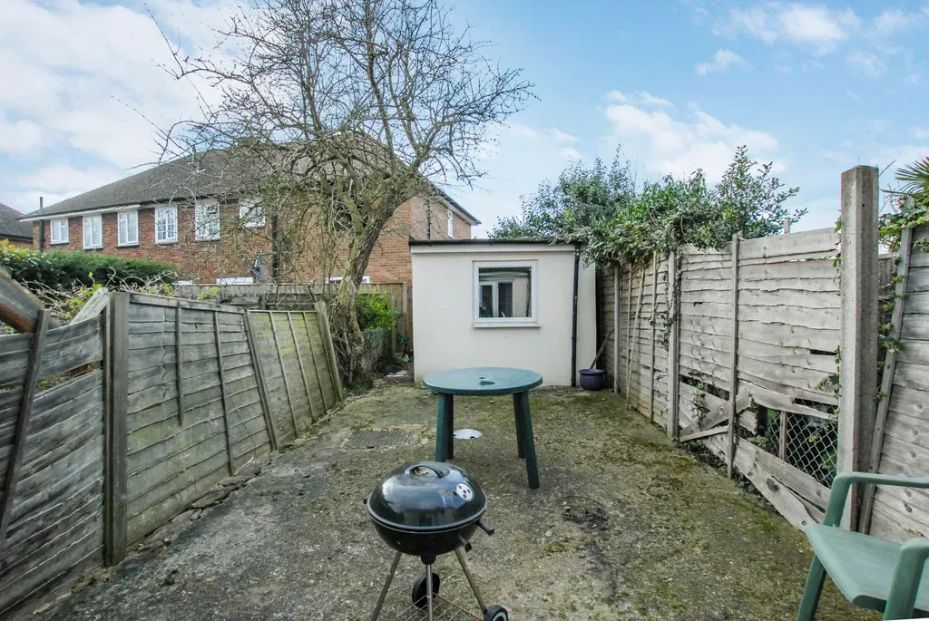 Ivanhoe Close, Uxbridge, photo 13
