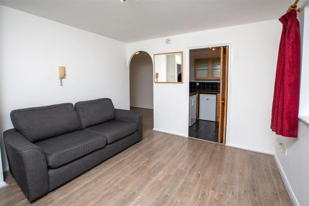 214 Westferry Road, London, E14 3RR, photo 2