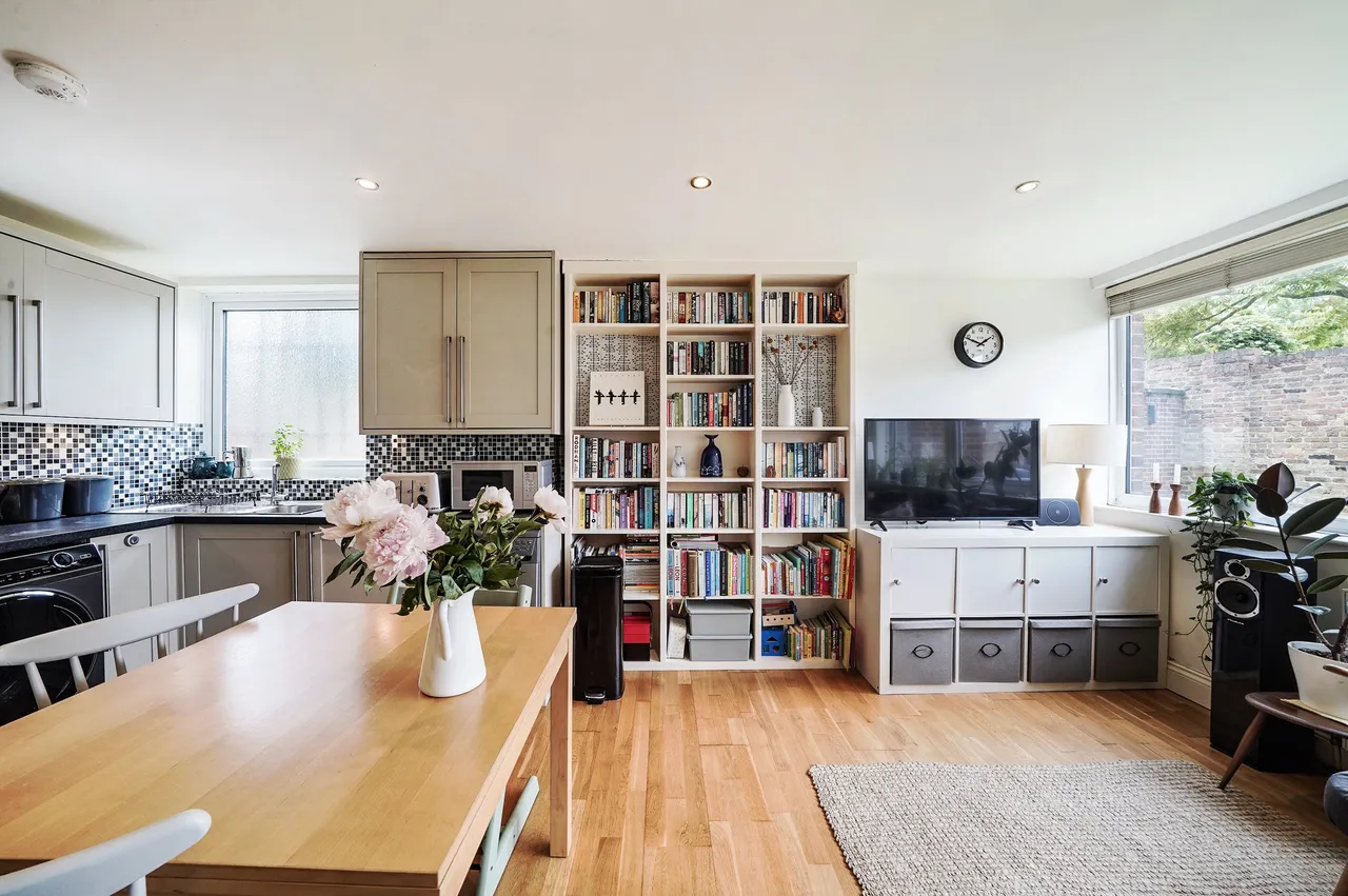 Foxberry Road, Brockley, London, SE4 2SQ, photo 2