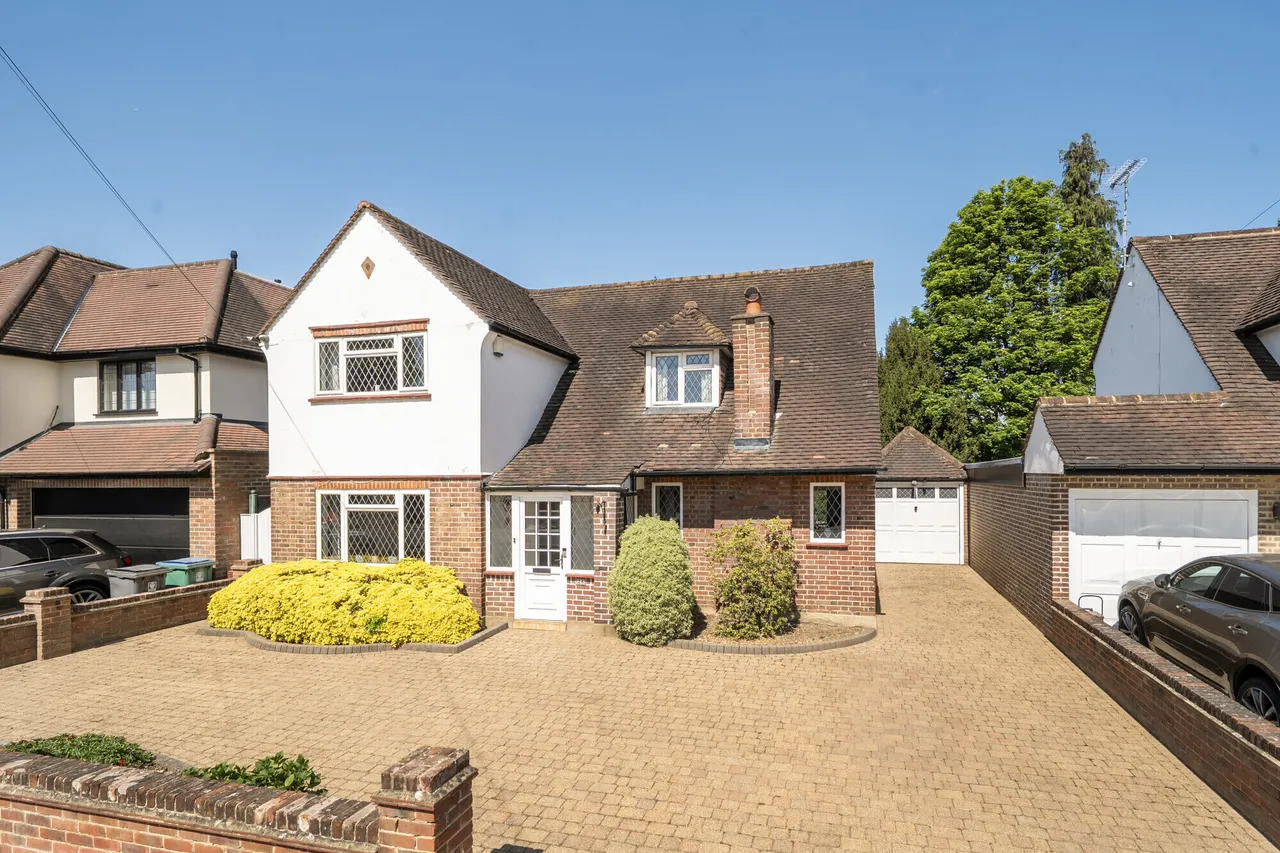 3 bed house for sale — The Gardens, Watford, WD17