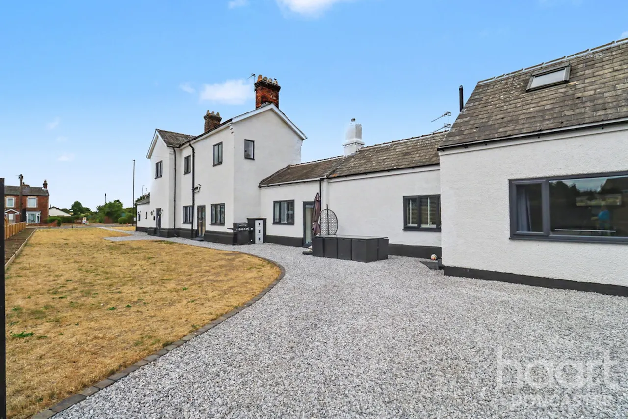 Station Road, Blaxton, DN9, photo 35