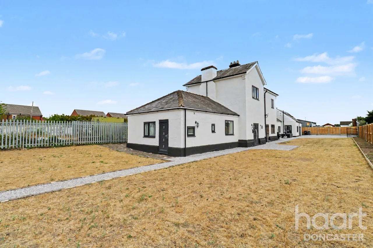 Station Road, Blaxton, DN9, photo 37