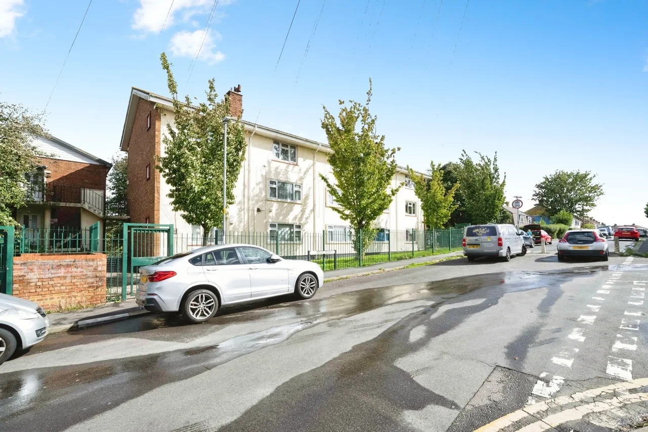 2 bed flat for sale — Eastwood Road, Bristol, Somerset, BS4