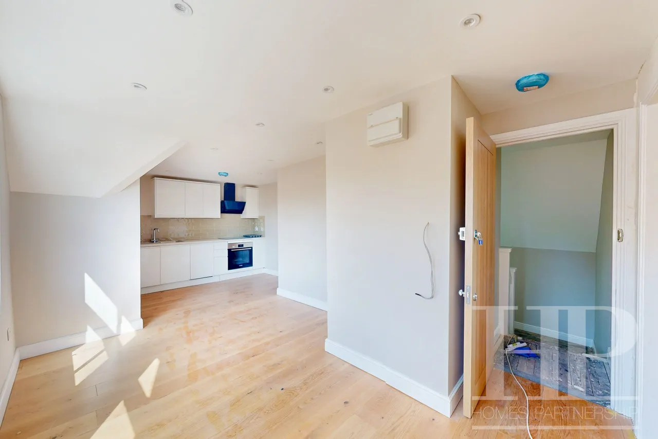 East Park, Crawley, RH10, photo 4