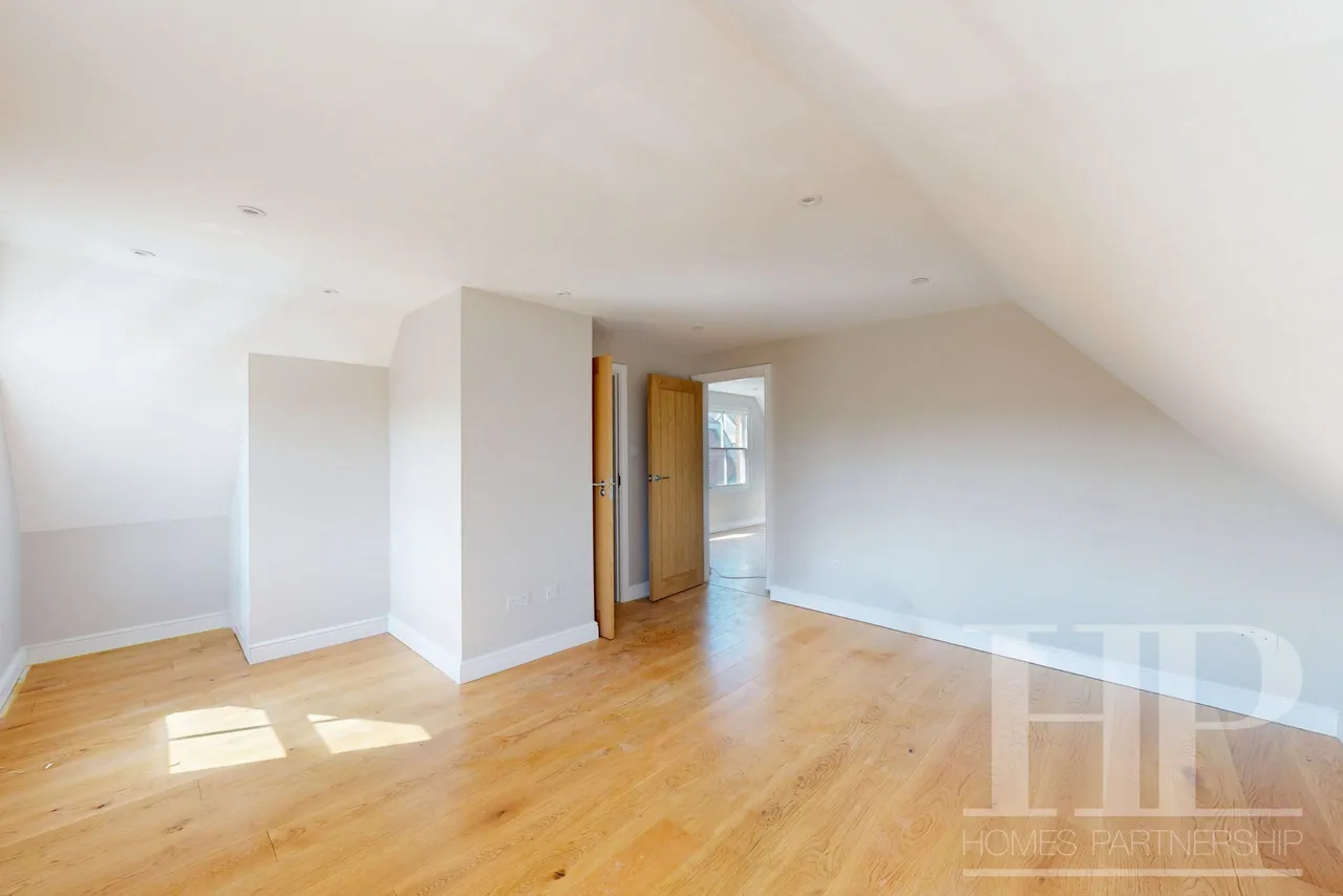 East Park, Crawley, RH10, photo 2