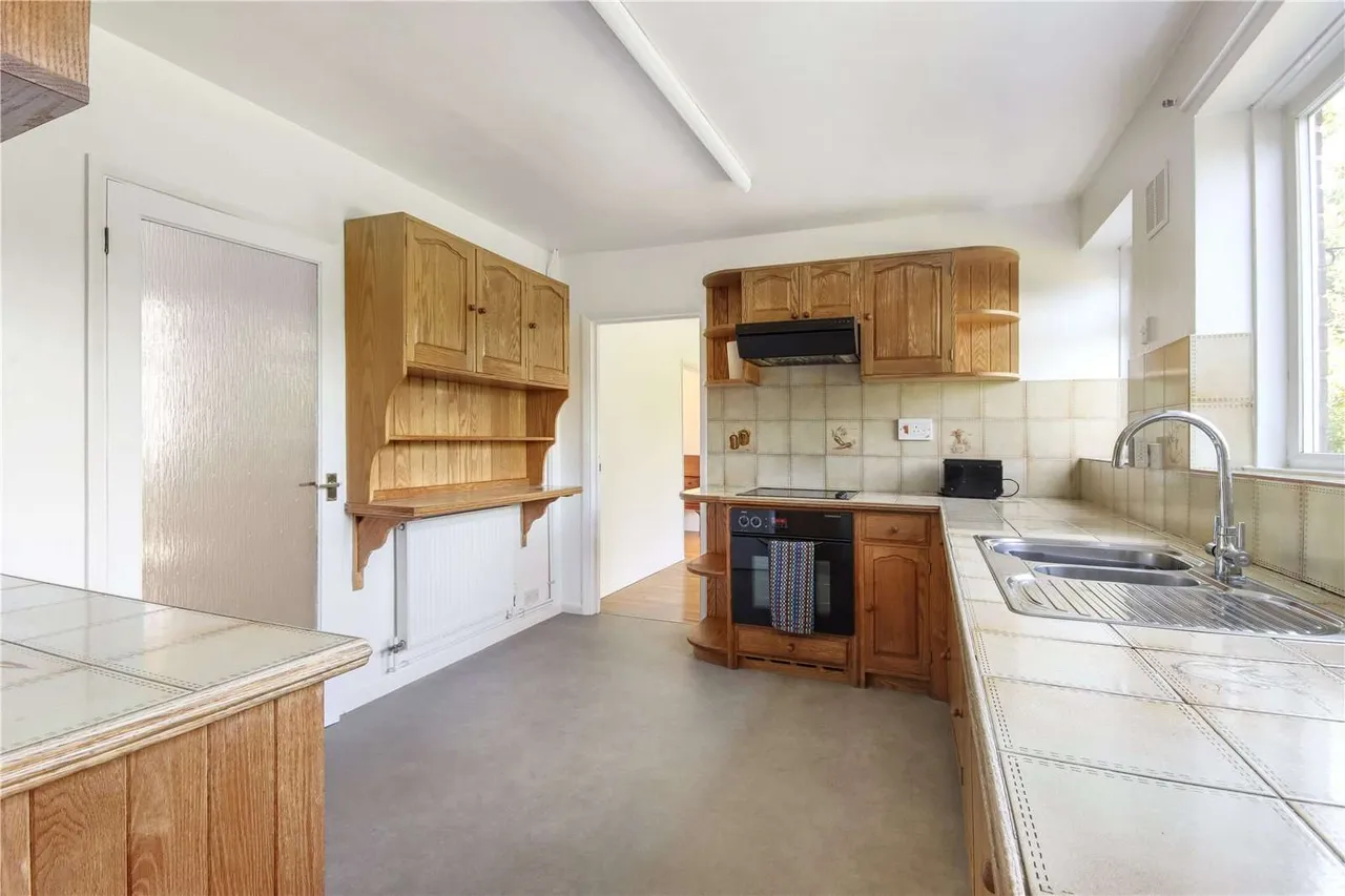 Forest Road, Tunbridge Wells, Kent, TN2 5JB, photo 9