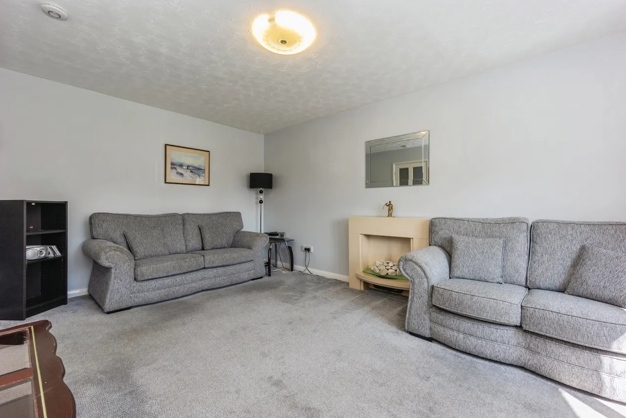 Camberwell Drive, Ashton-Under-Lyne, OL7, photo 2