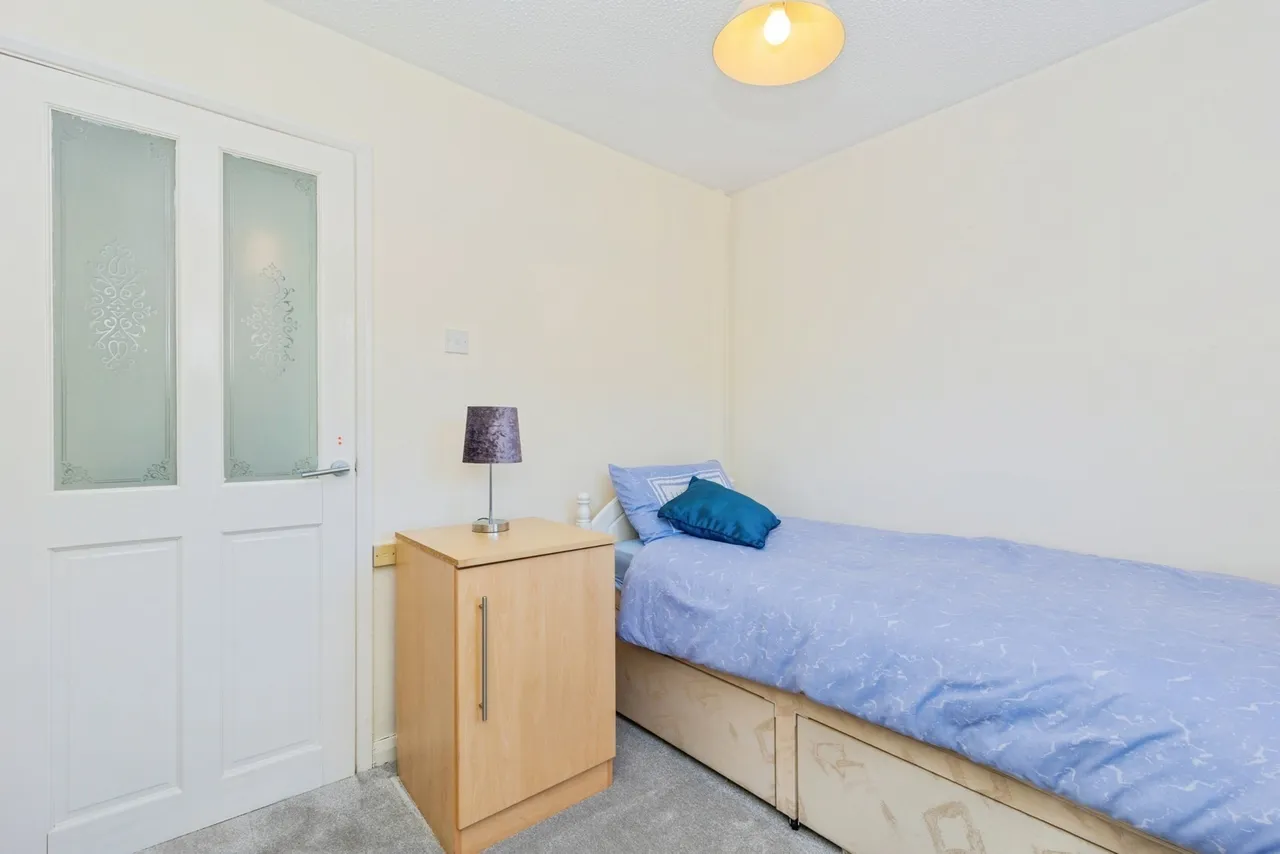 Camberwell Drive, Ashton-Under-Lyne, OL7, photo 10