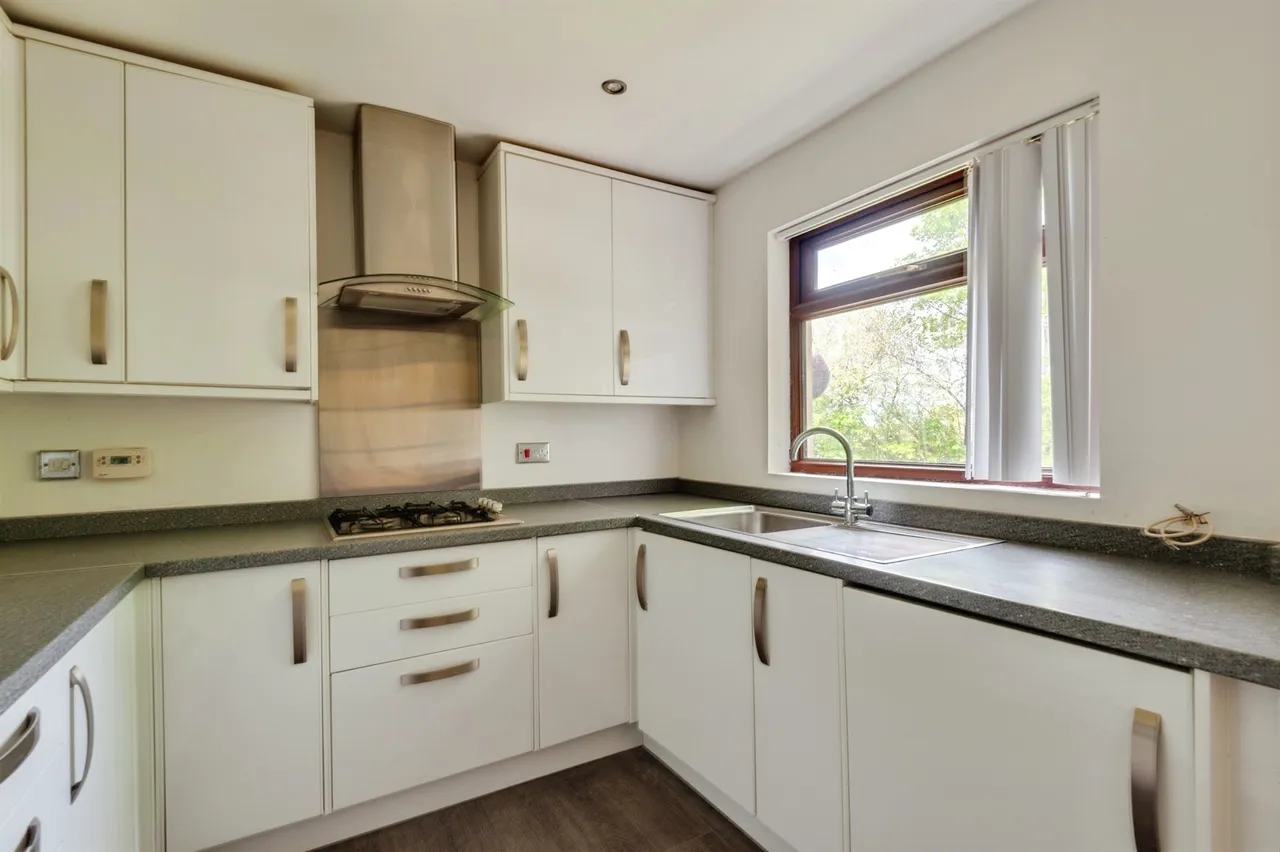 Plovers Lane, Helsby, Frodsham, photo 5