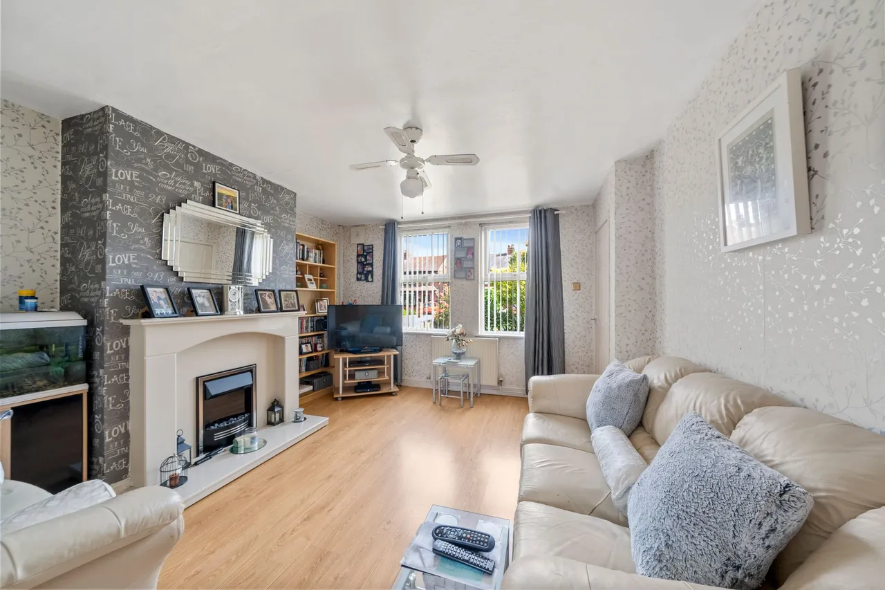 Warrington Road, Leigh, WN7, photo 5