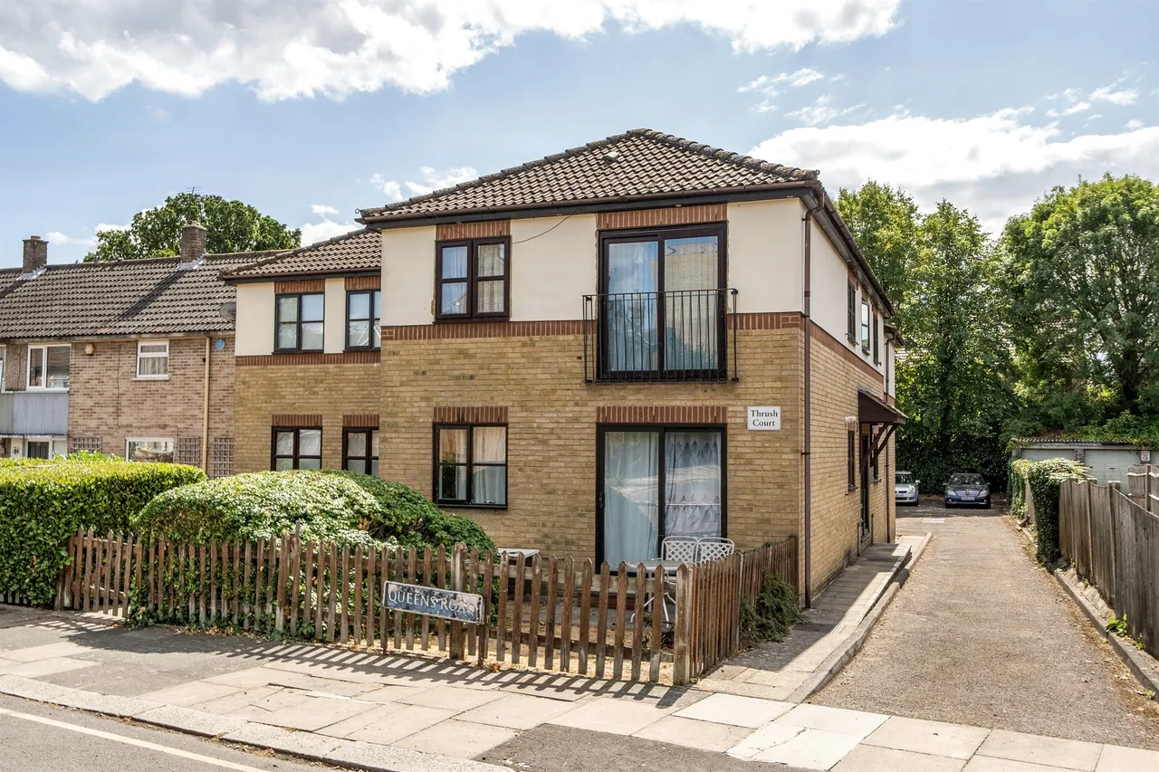 1 bed flat for sale, Queens Road, Enfield, EN1