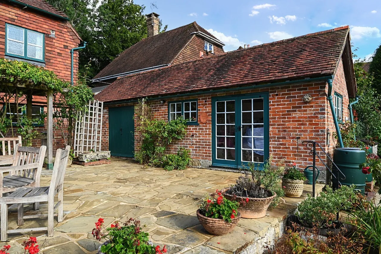 North Lane, West Hoathly, RH19, photo 13