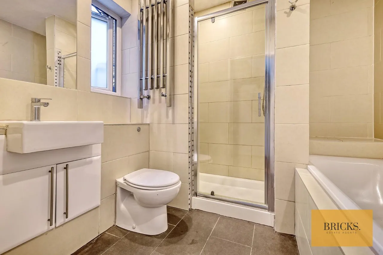 Cann Hall Road, London, E11 3NH, photo 5