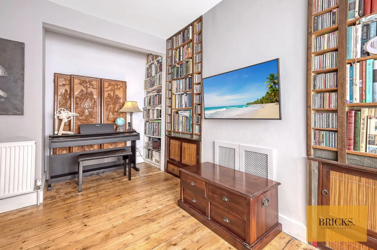 Cann Hall Road, London, E11 3NH, photo 3