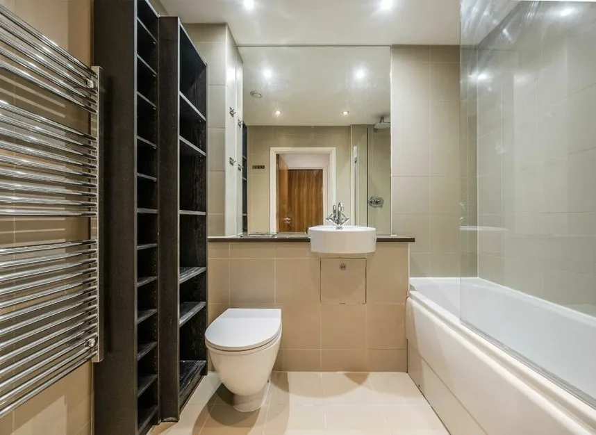 Plumbers Row, Aldgate, E1, photo 7