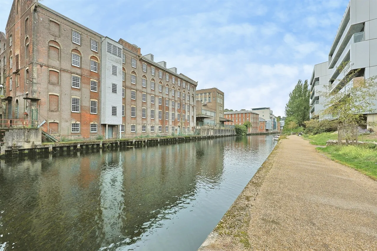 Geoffrey Watling Way, Norwich, NR1, photo 3