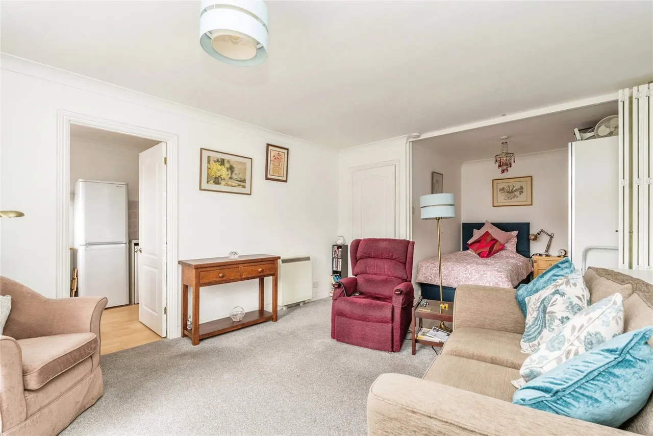 Regents Park Road, Southampton, SO15, photo 3