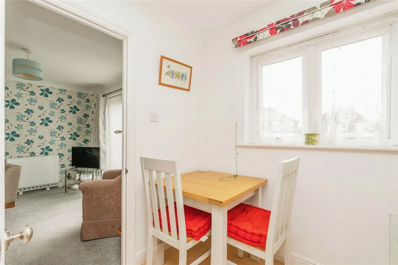 Regents Park Road, Southampton, SO15, photo 13