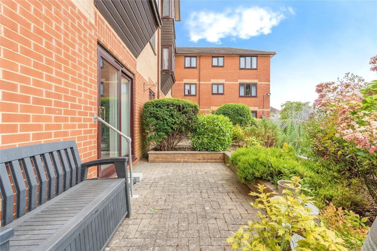 Regents Park Road, Southampton, SO15, photo 17