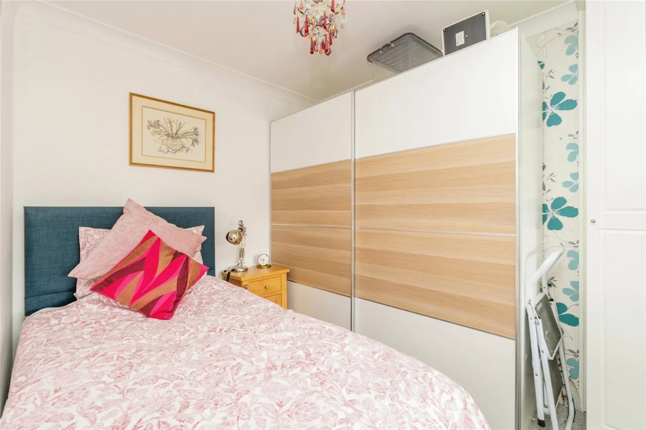 Regents Park Road, Southampton, SO15, photo 11