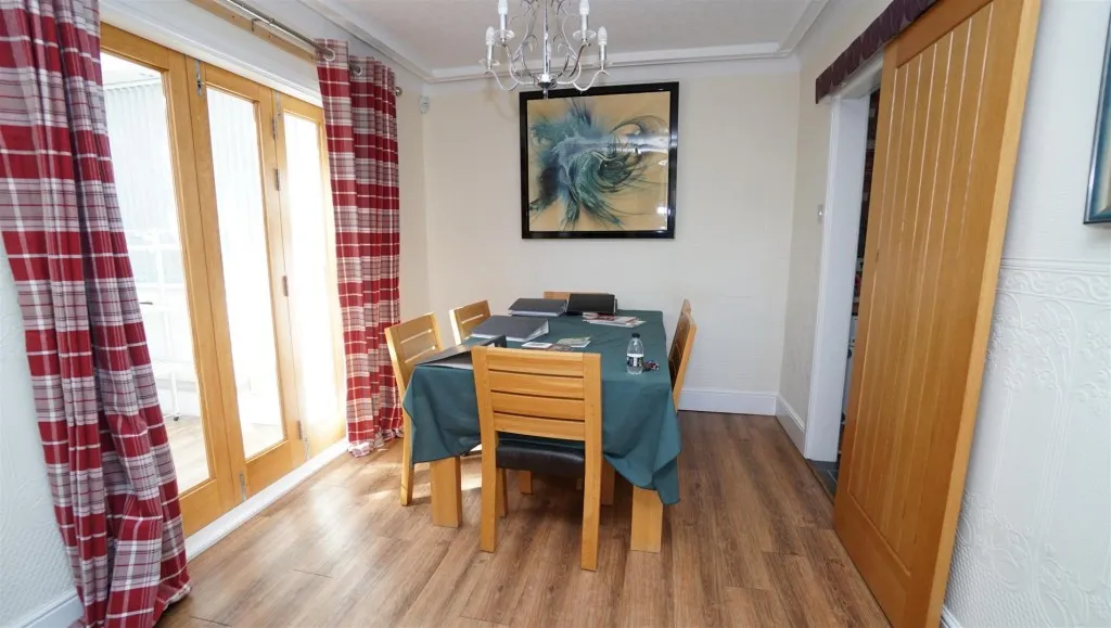 Robin Close, Eccleshill, photo 4
