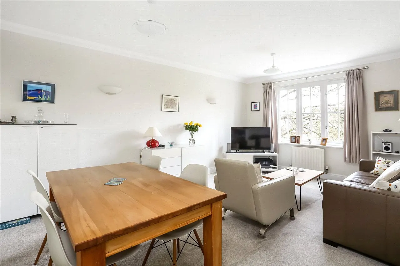 Braemore Court, Marnhull Rise, Winchester, SO22, photo 4