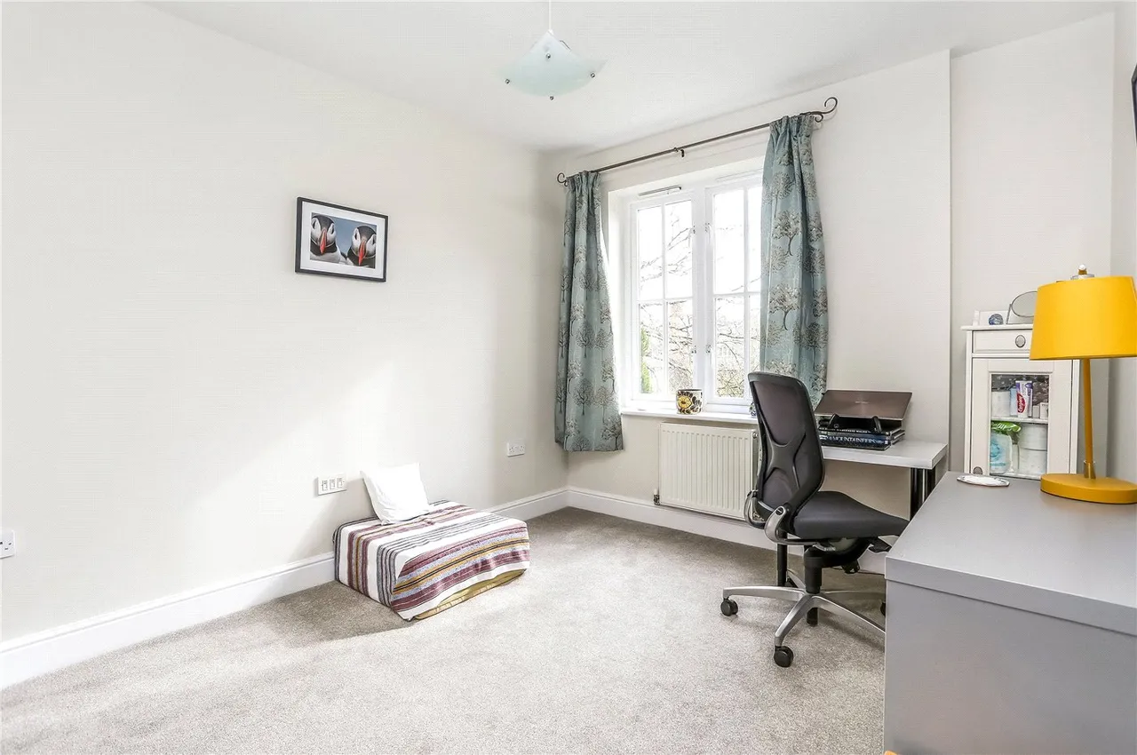 Braemore Court, Marnhull Rise, Winchester, SO22, photo 7