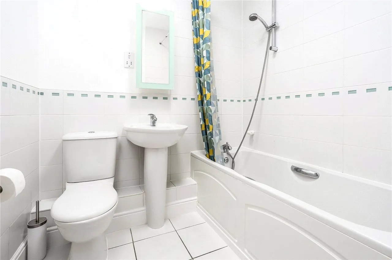 Braemore Court, Marnhull Rise, Winchester, SO22, photo 8