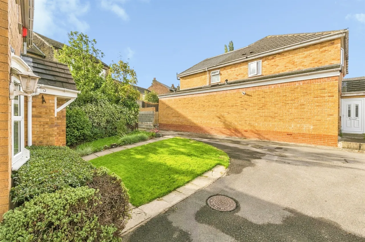 Horse Bank Drive, Lockwood, HD4, photo 13