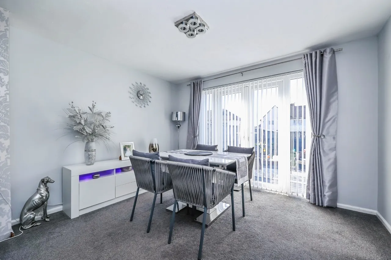 Listowel Crescent, Clifton, Nottingham, NG11, photo 8