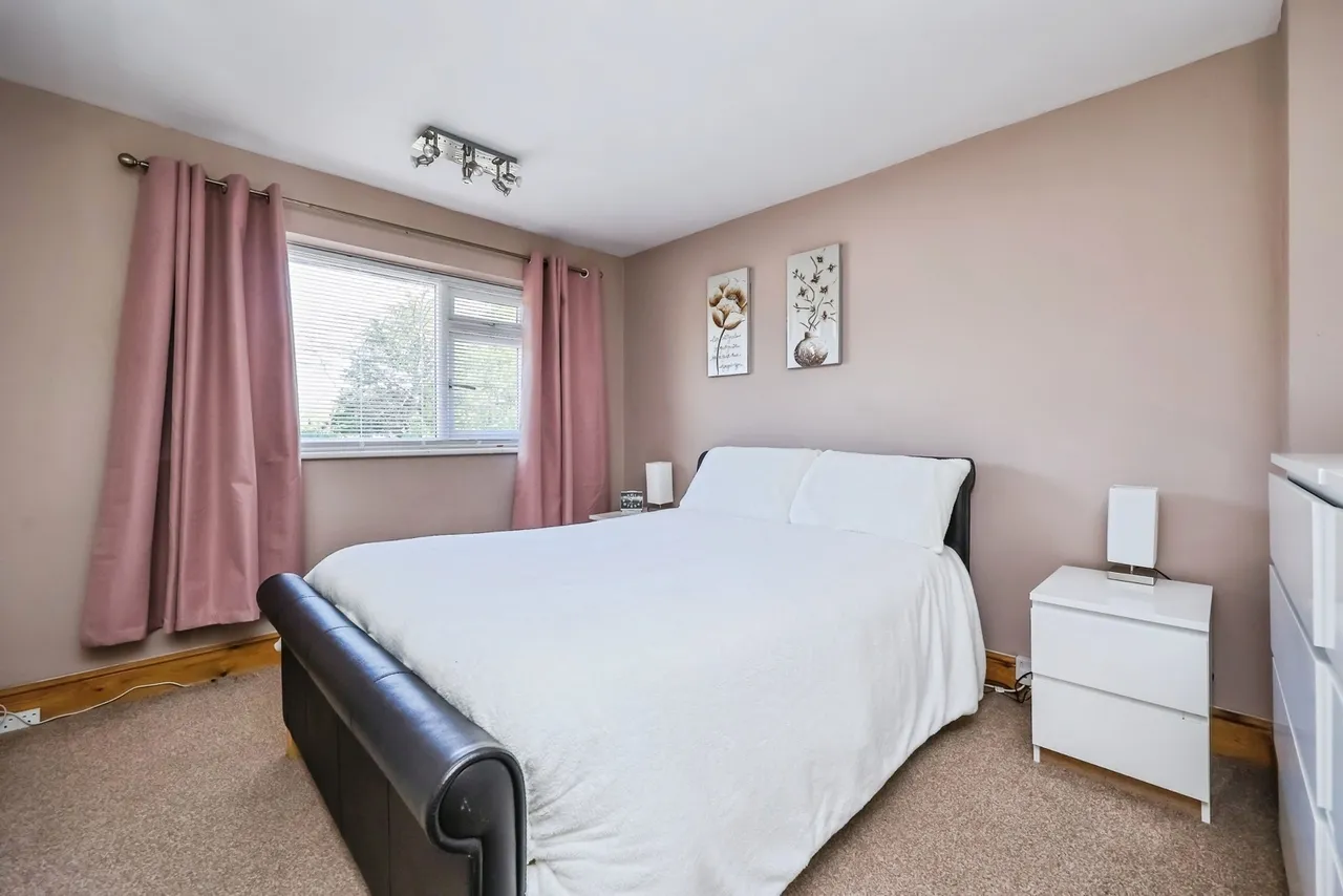Listowel Crescent, Clifton, Nottingham, NG11, photo 12